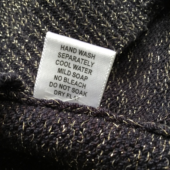 NWT deRoo sweater. - Picture 5 of 5